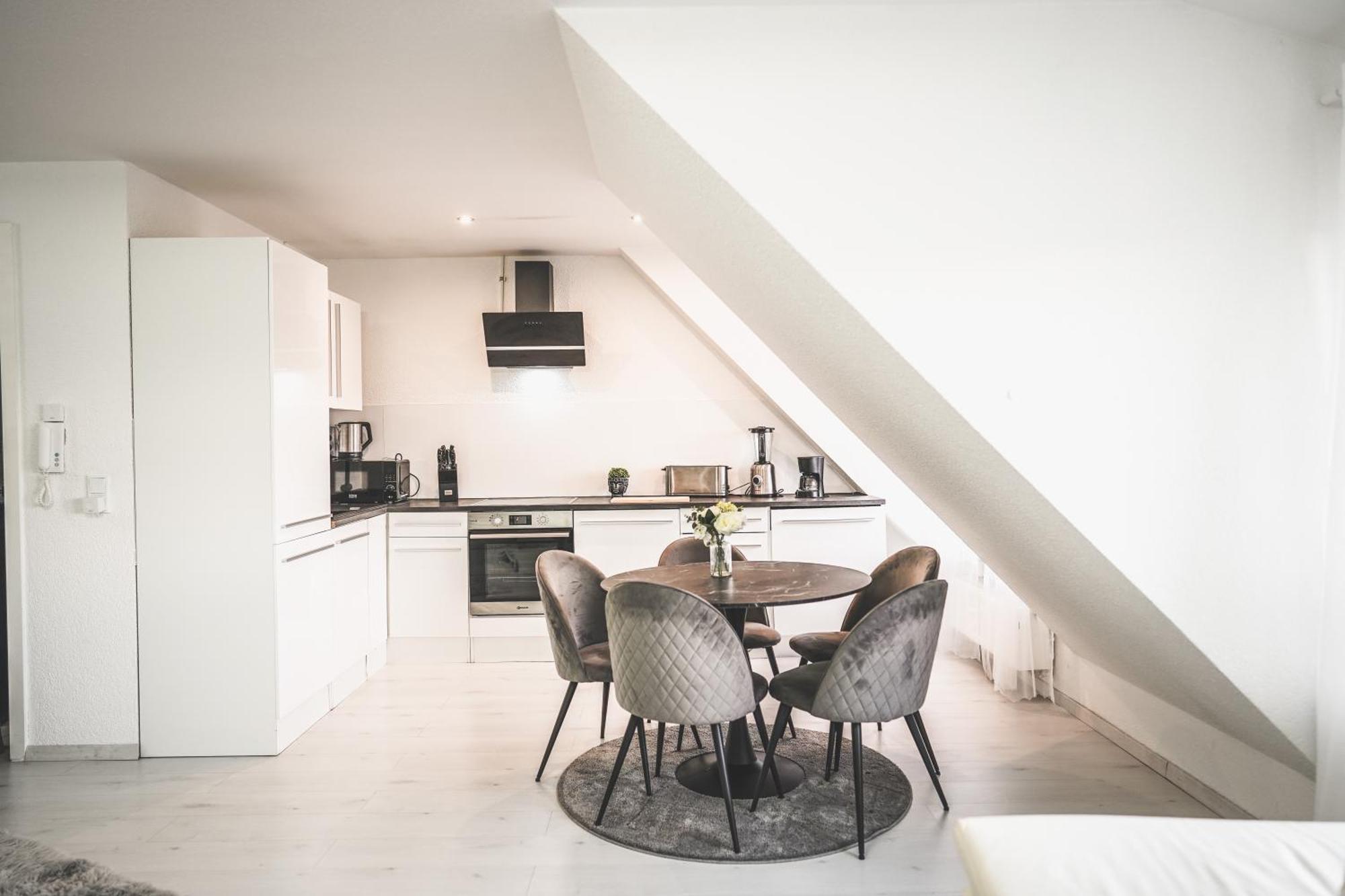 Luxus Maisonette Wohnung Am See, Wehome Premium Sankt Leon-Rot Exterior photo