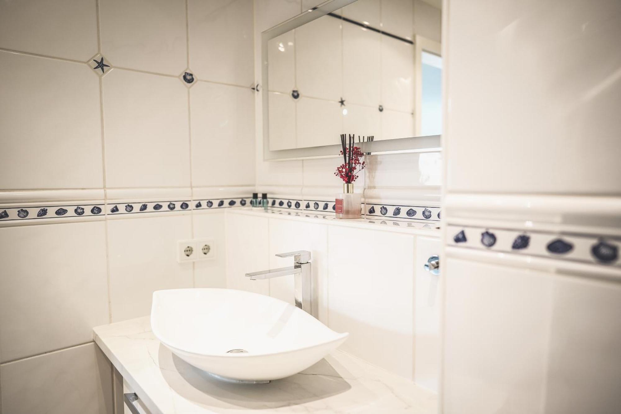 Luxus Maisonette Wohnung Am See, Wehome Premium Sankt Leon-Rot Exterior photo